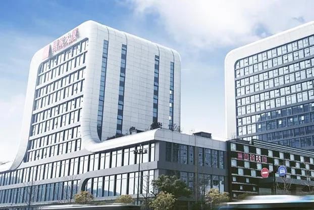 爆雷！“軟體家居巨頭”董事長被調查，百億債務壓頂頻繁海外并購