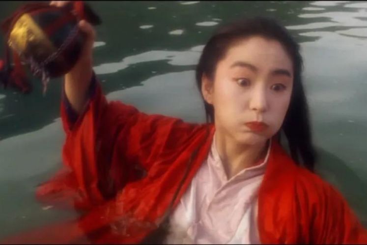 白酒，地產，無聲散場